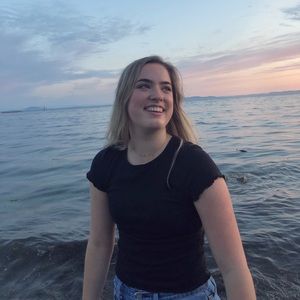 Meet your Posher, Laura